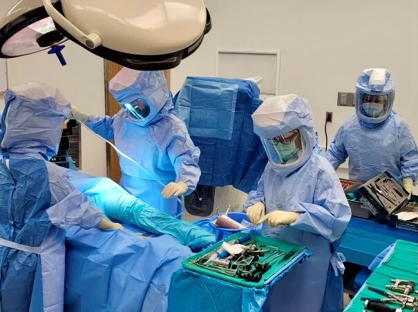 Dr. David Shephard performing the first robotic total joint case at CHPSC