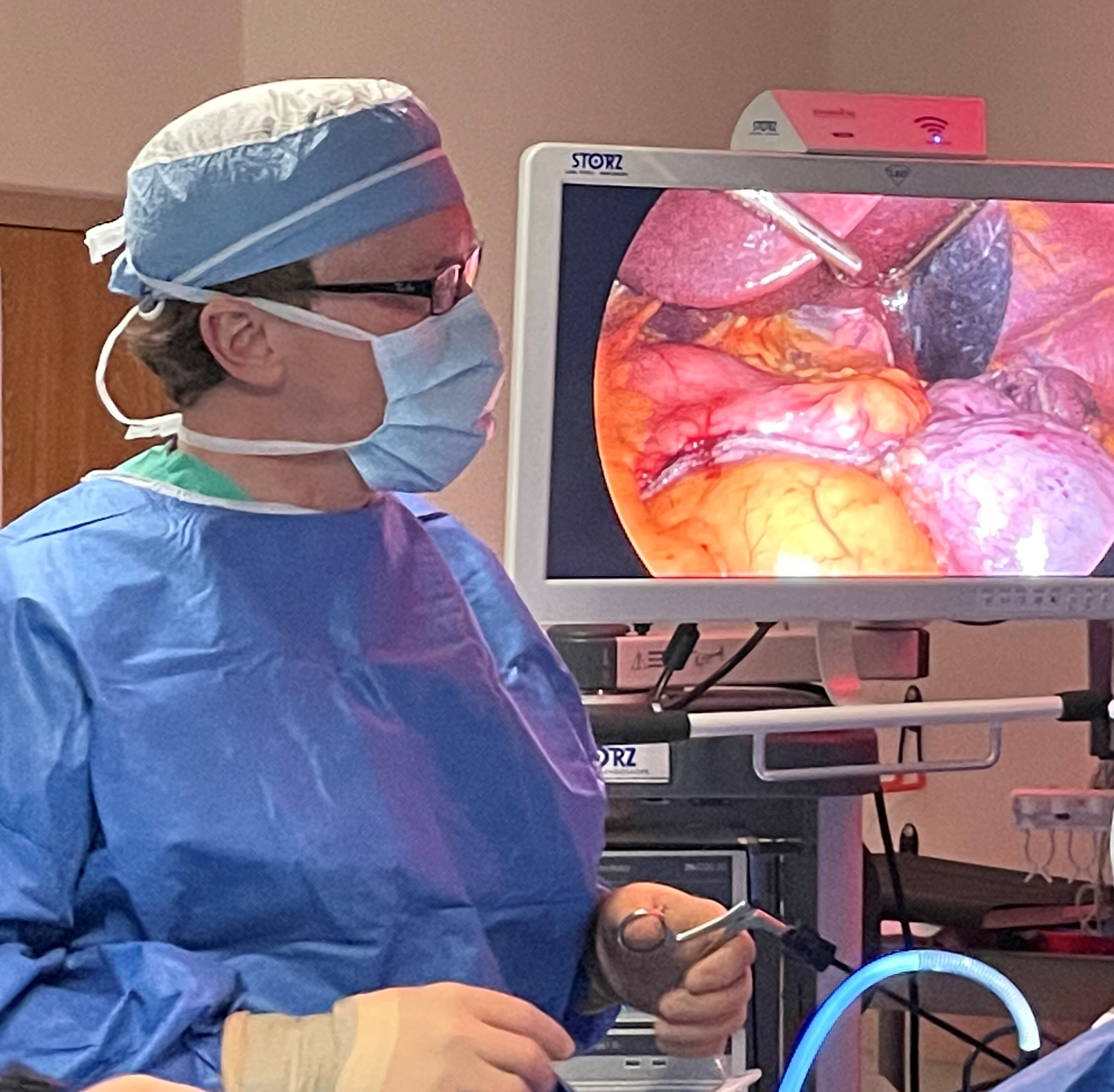 Surgeon performing minimally invasive bariatric surgery